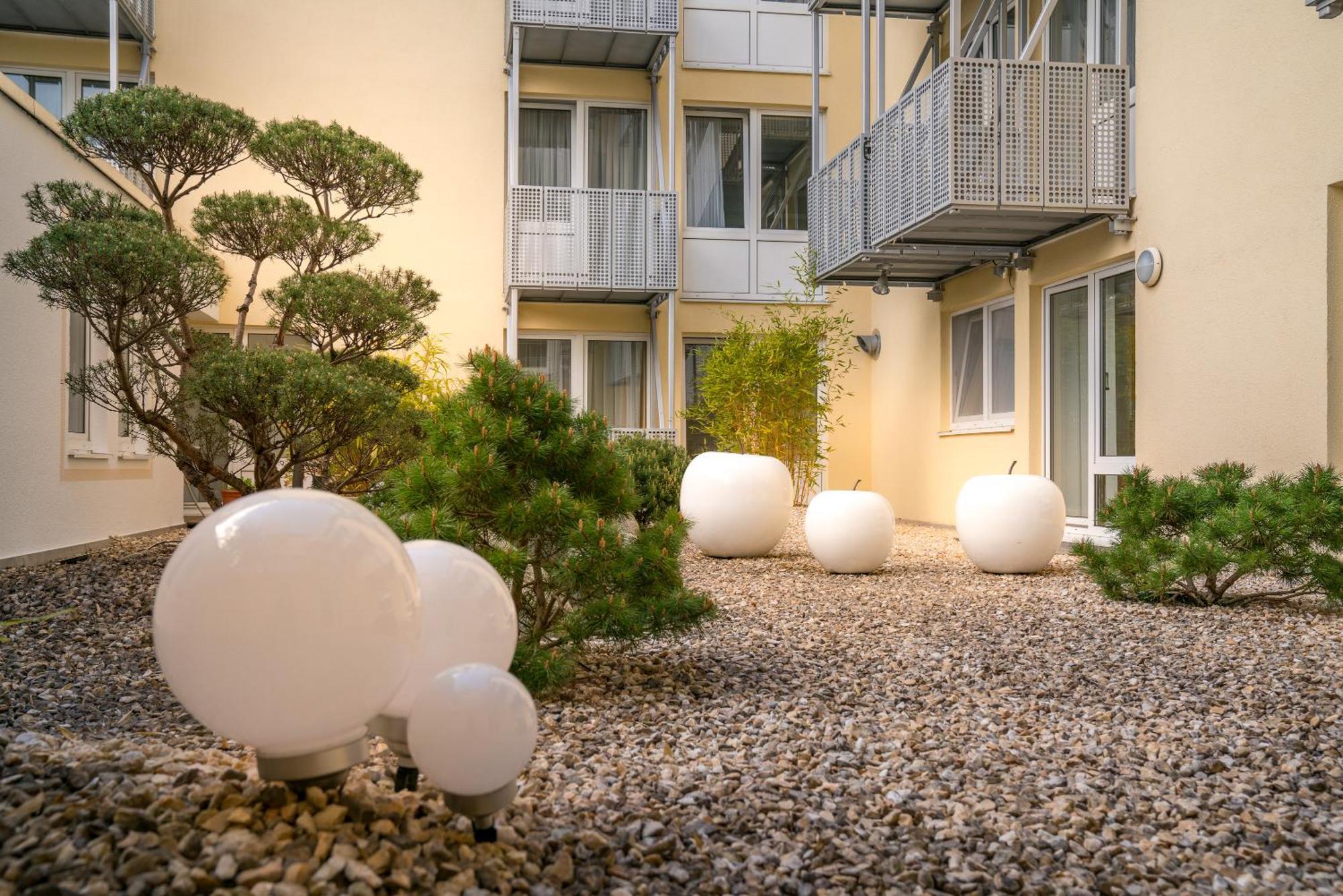 Airporthotel Residenz 스타인브론 외부 사진