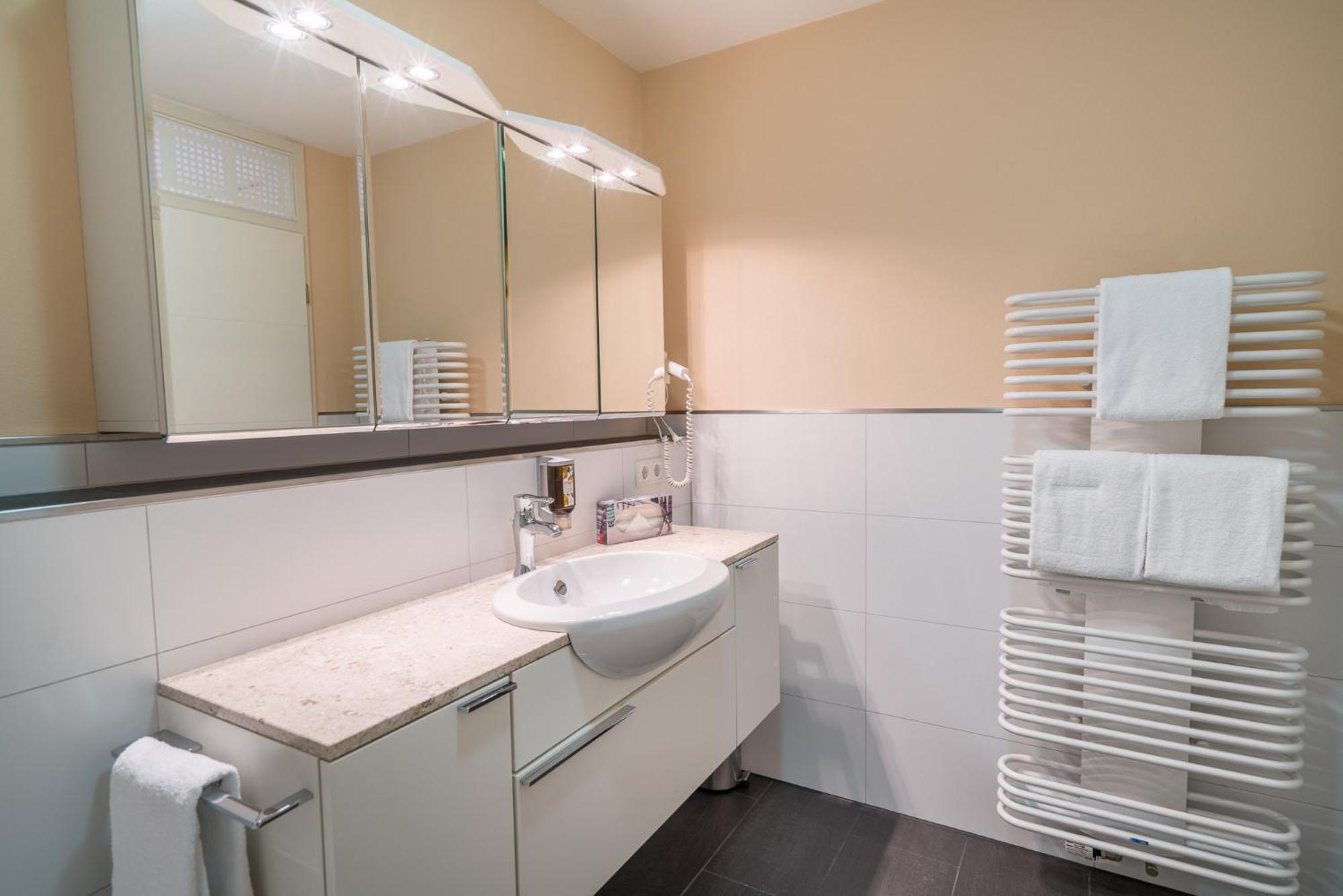 Airporthotel Residenz 스타인브론 외부 사진