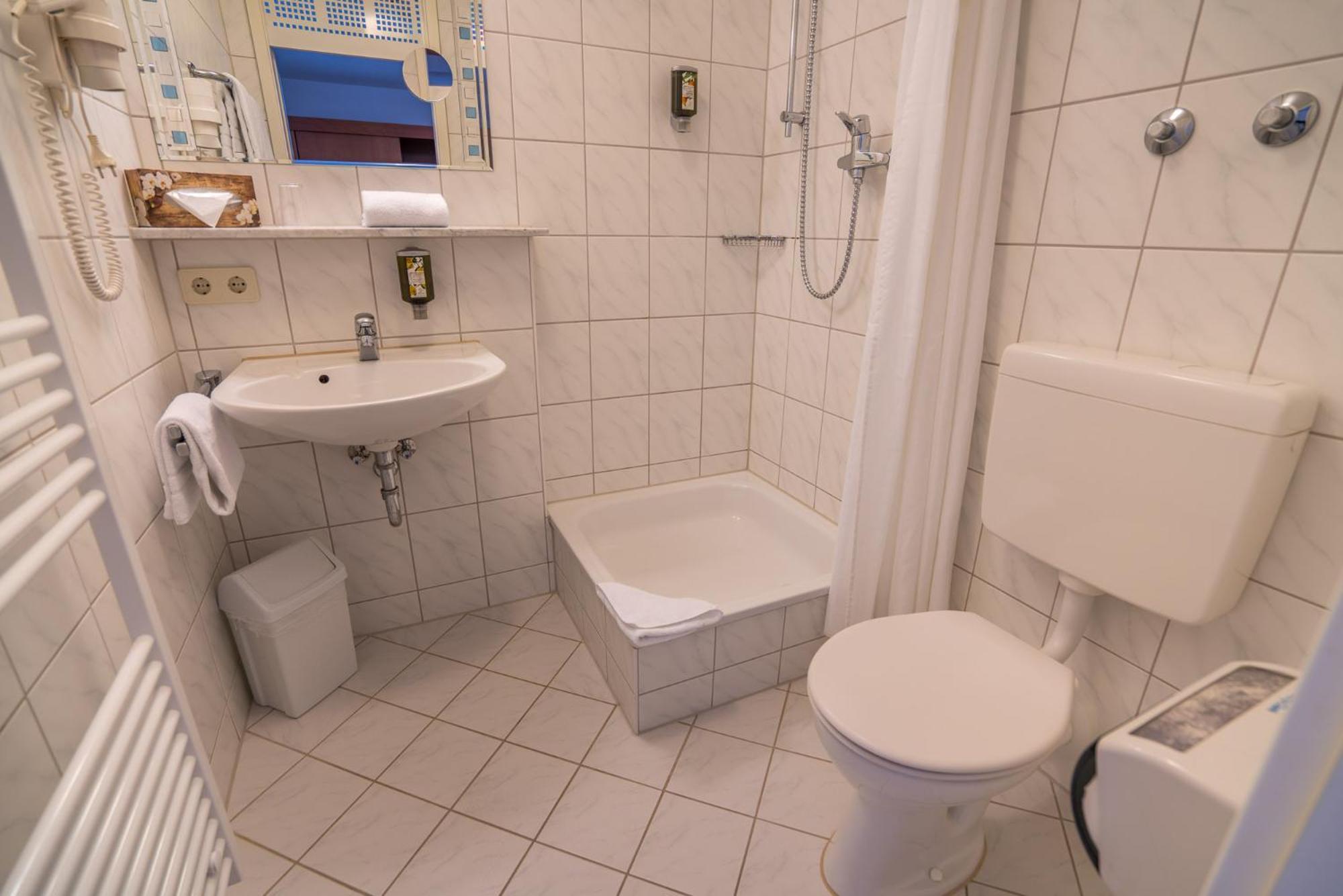 Airporthotel Residenz 스타인브론 외부 사진